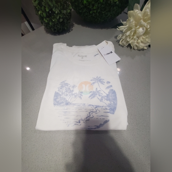 NWT HURLEY Beau haut d'été sans manche neuf avec imprimé avec logo au devant - Picture 6 of 6